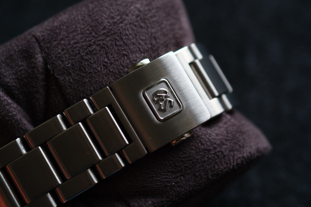 Grand Seiko SBGX055 9F62-0AA1 Quart Black Dial 37mm Excellent Condition