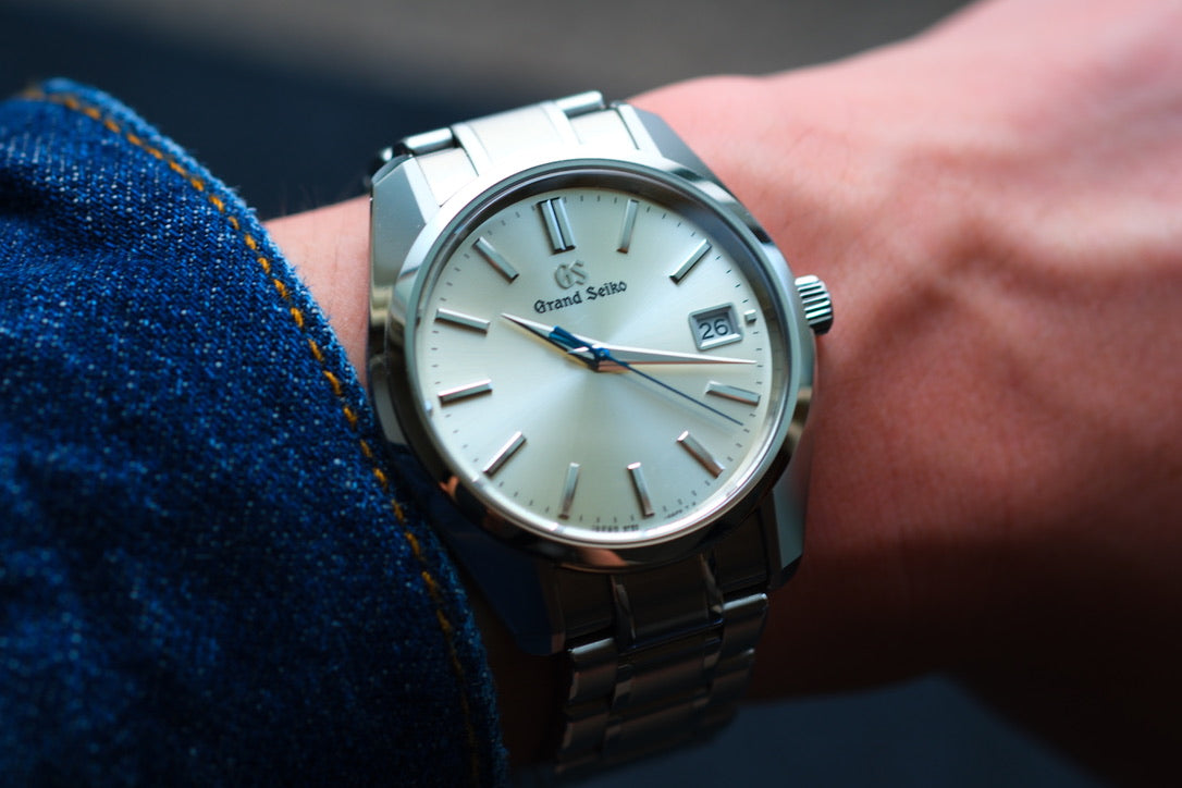 Grand Seiko SBGV205 9F82-0AA0 44GS Heritage Collection Blue Hands Champange Dial Great Condition