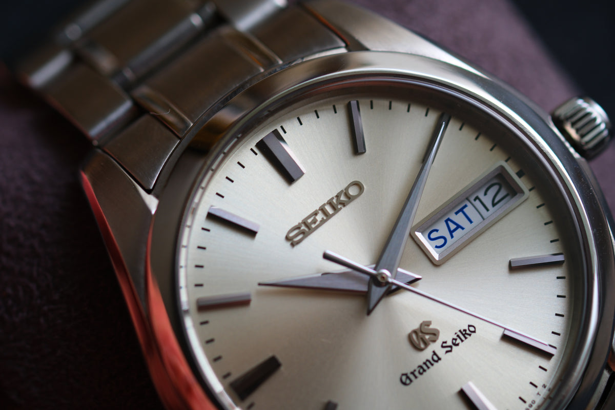 Grand Seiko SBGT035 9F83-0AH0 Double Date Champange Dial Dark Hands Great Condition