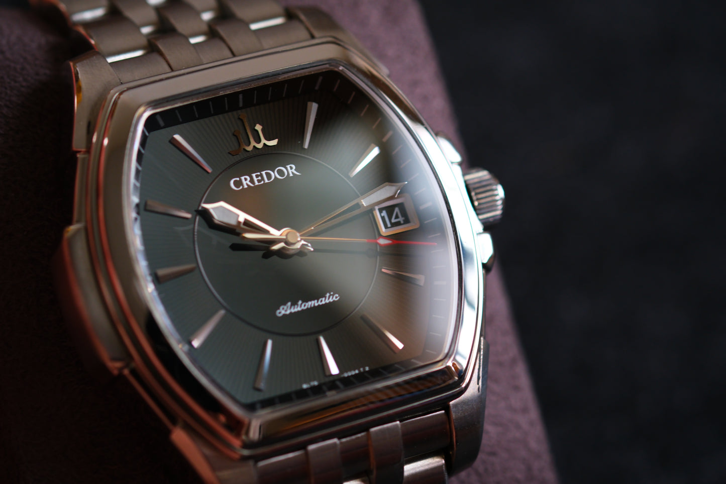 Credor Tonneau Pacifique GCBR985 8L75-00B0 Black Dial Full Serviced Excellent Condition Beautifull AR Full box Serviced Paper