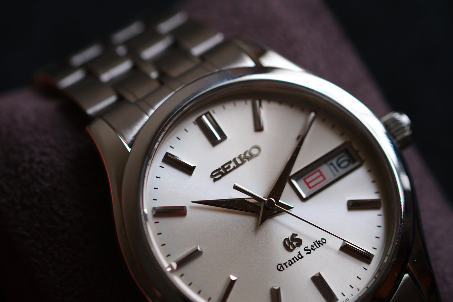 Grand Seiko SBGT005 9F83-9A30 Day Date Excellent Condition Vintage Watch Champange Dial Travel Box