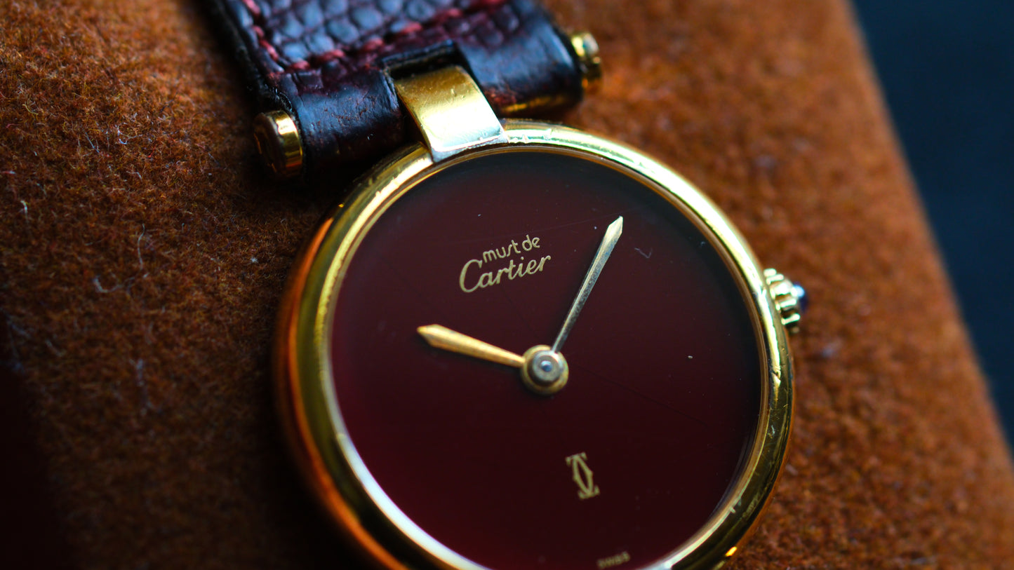 𝐂𝐚𝐫𝐭𝐢𝐞𝐫 𝟗𝟖𝟎’𝐬 𝐌𝐮𝐬𝐭 𝐝𝐞 𝐂𝐚𝐫𝐭𝐢𝐞𝐫 𝐕𝐞𝐧𝐝𝐨̂𝐦𝐞 𝐑𝐞𝐝 𝐁𝐮𝐫𝐠𝐮𝐧𝐝𝐲 𝐋𝐚𝐜𝐪𝐮𝐞𝐫 𝐃𝐢𝐚𝐥 | Full Box