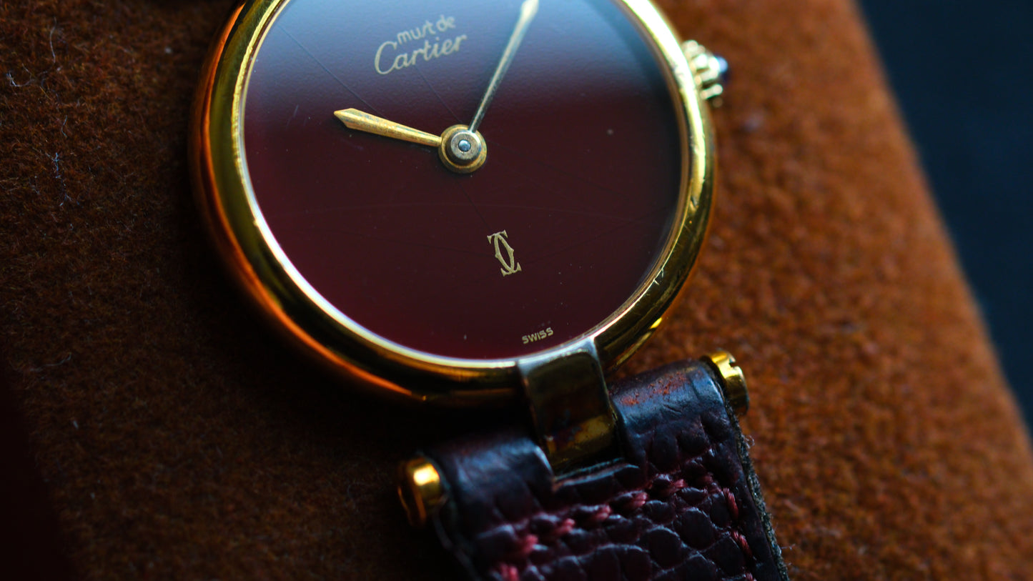 𝐂𝐚𝐫𝐭𝐢𝐞𝐫 𝟗𝟖𝟎’𝐬 𝐌𝐮𝐬𝐭 𝐝𝐞 𝐂𝐚𝐫𝐭𝐢𝐞𝐫 𝐕𝐞𝐧𝐝𝐨̂𝐦𝐞 𝐑𝐞𝐝 𝐁𝐮𝐫𝐠𝐮𝐧𝐝𝐲 𝐋𝐚𝐜𝐪𝐮𝐞𝐫 𝐃𝐢𝐚𝐥 | Full Box