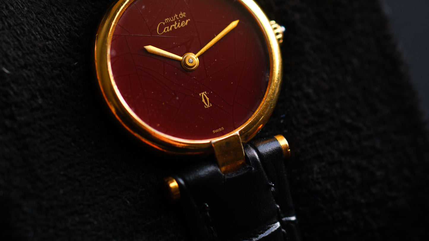 𝐂𝐚𝐫𝐭𝐢𝐞𝐫 𝟗𝟖𝟎’𝐬 𝐌𝐮𝐬𝐭 𝐝𝐞 𝐂𝐚𝐫𝐭𝐢𝐞𝐫 𝐕𝐞𝐧𝐝𝐨̂𝐦𝐞 𝐑𝐞𝐝 𝐁𝐮𝐫𝐠𝐮𝐧𝐝𝐲 𝐋𝐚𝐜𝐪𝐮𝐞𝐫 𝐃𝐢𝐚𝐥