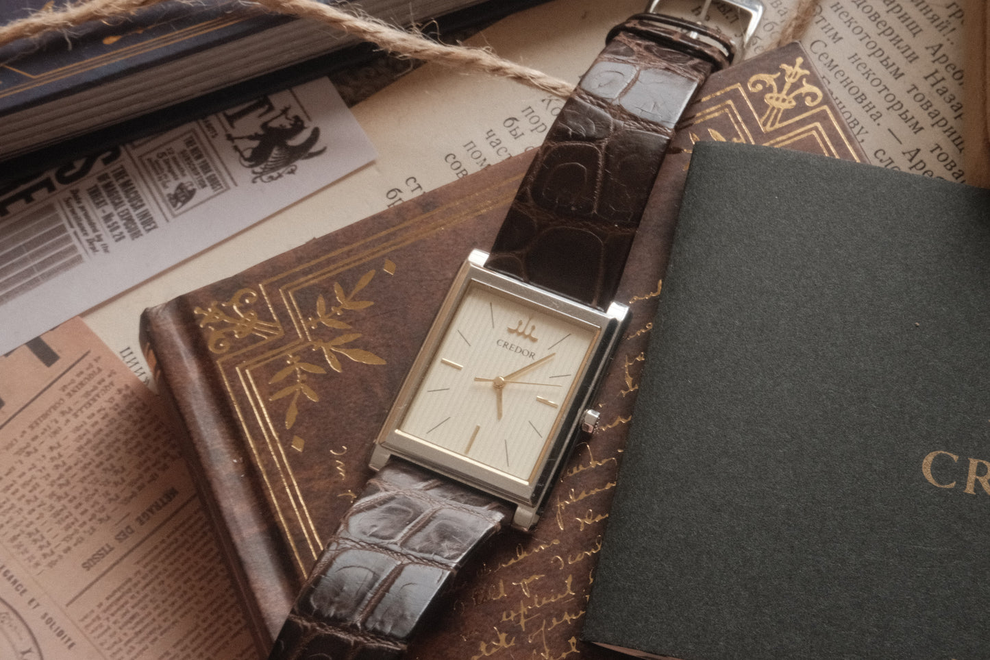 Credor Tank Quart 8j81-0AK0 Champange Dial