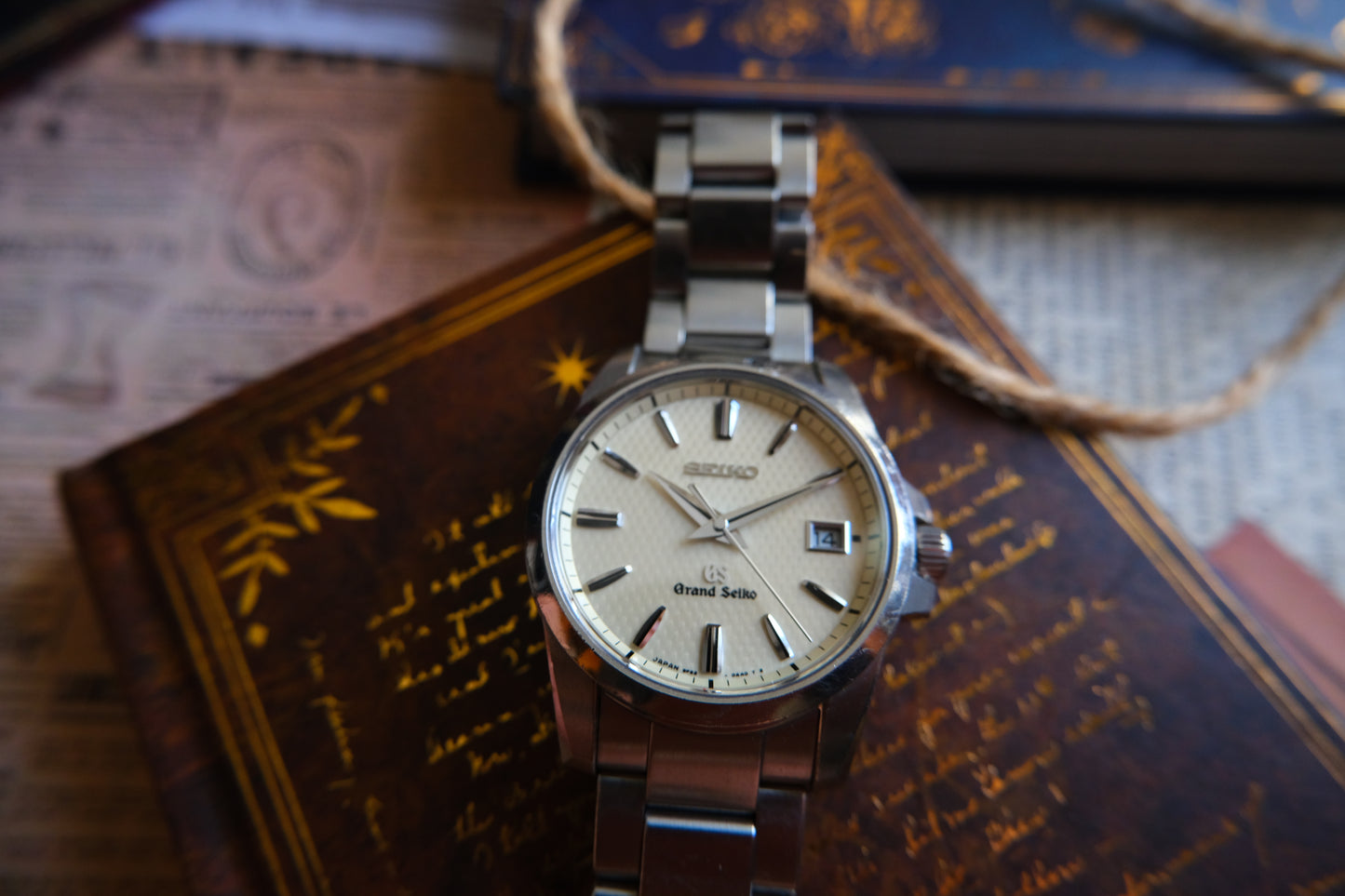 Grand Seiko SBGX053 9F62-0AA1 Quart Champange Dial