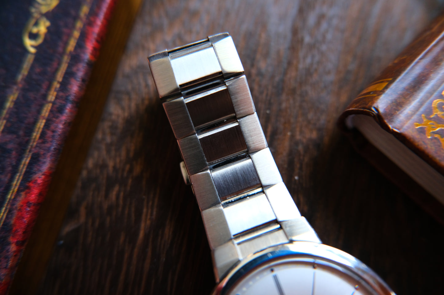 Credor GCAT991 Node 247 Quart 8j80-0AH0 White Dial