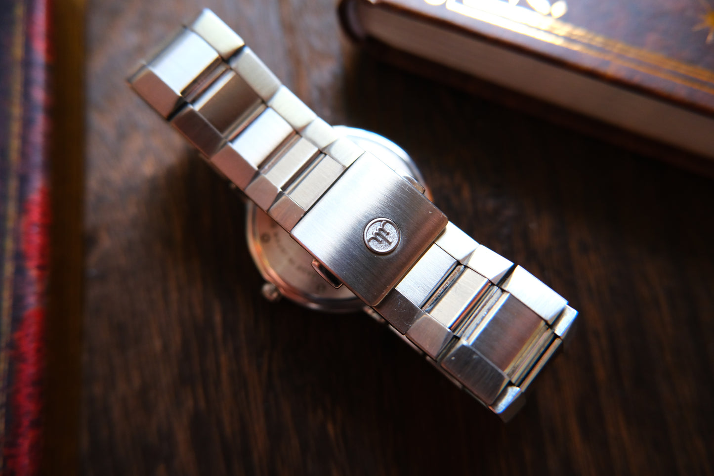 Credor GCAT991 Node 247 Quart 8j80-0AH0 White Dial