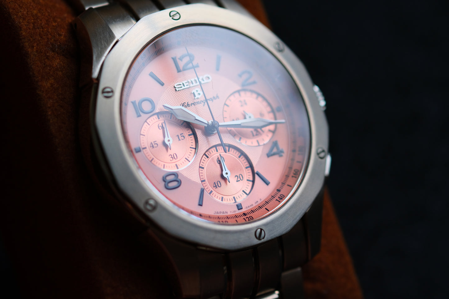 Seiko Bright SAGJ017 7J21-0AC0 Chrnograph Quart Salmon Guilloche