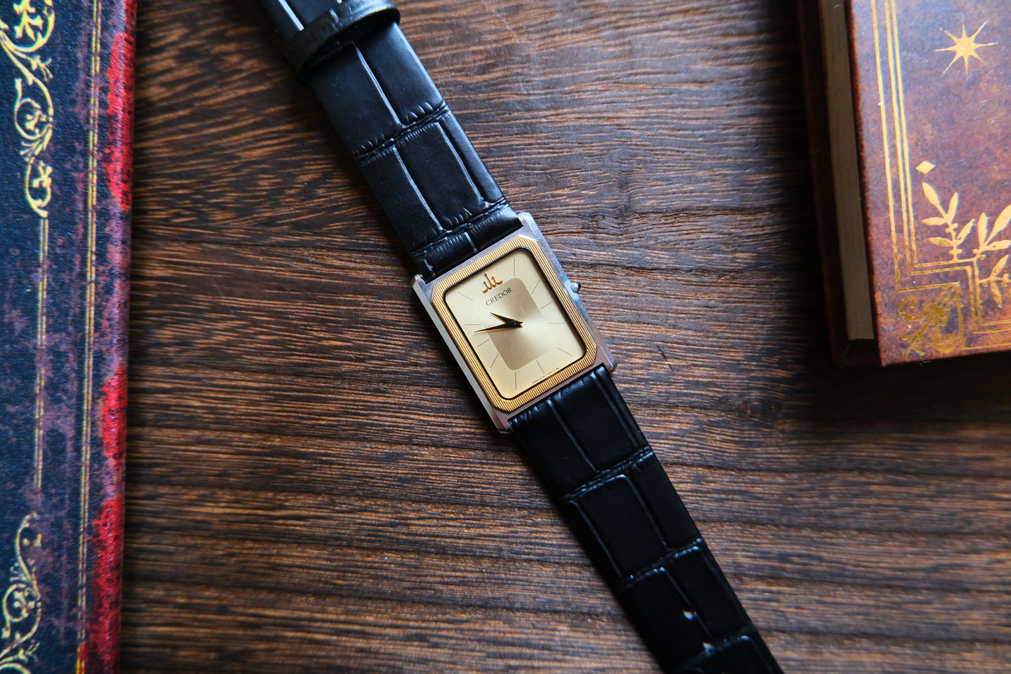 Credor 2F70-5310 Tank 14K Bezel  Nickel ALLOY MIDDLE Quart Good Condition