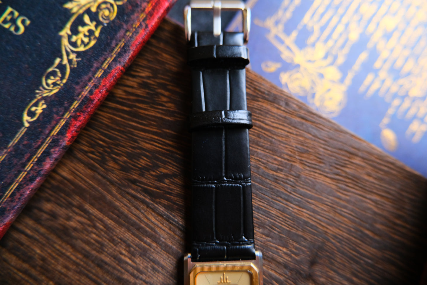 Credor 2F70-5310 Tank 14K Bezel  Nickel ALLOY MIDDLE Quart Good Condition