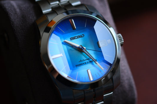 SARB001 6R15-00D0 Rare with Sunburst Blue Dial Sapphire Glass Cut