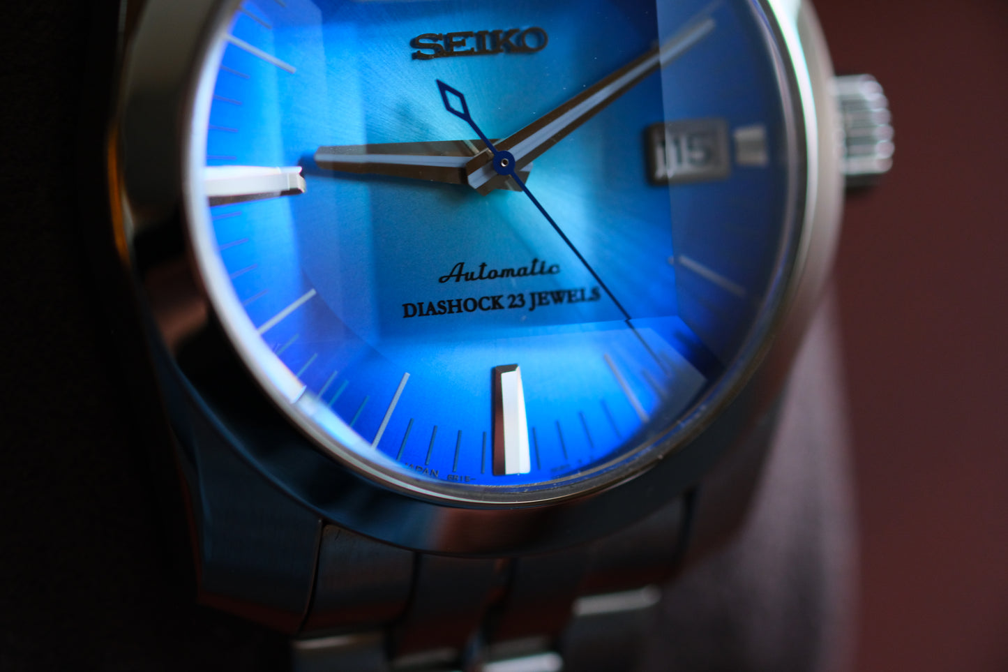 SARB001 6R15-00D0 Rare with Sunburst Blue Dial Sapphire Glass Cut