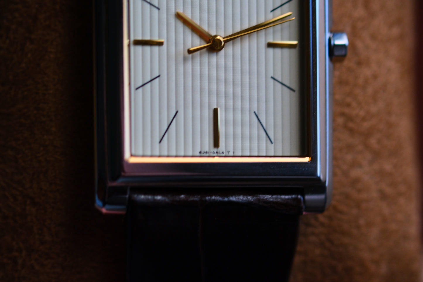 Credor Tank Signo GCAR049 8j81-0AK0 Quart Fabric-textured dial