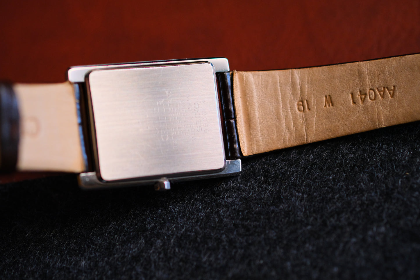 Credor Tank Signo GCAR049 8j81-0AK0 Quart Fabric-textured dial