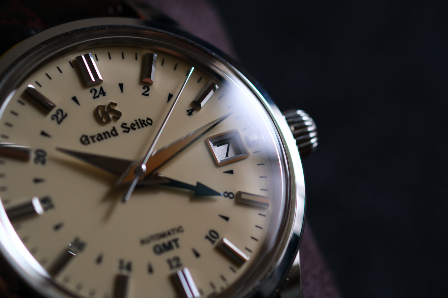 Grand Seiko SBGM221 9s66-00A0 Mechanical GMT Warm Ivory dial Excellent Condition Full Box Paper Hang Tag