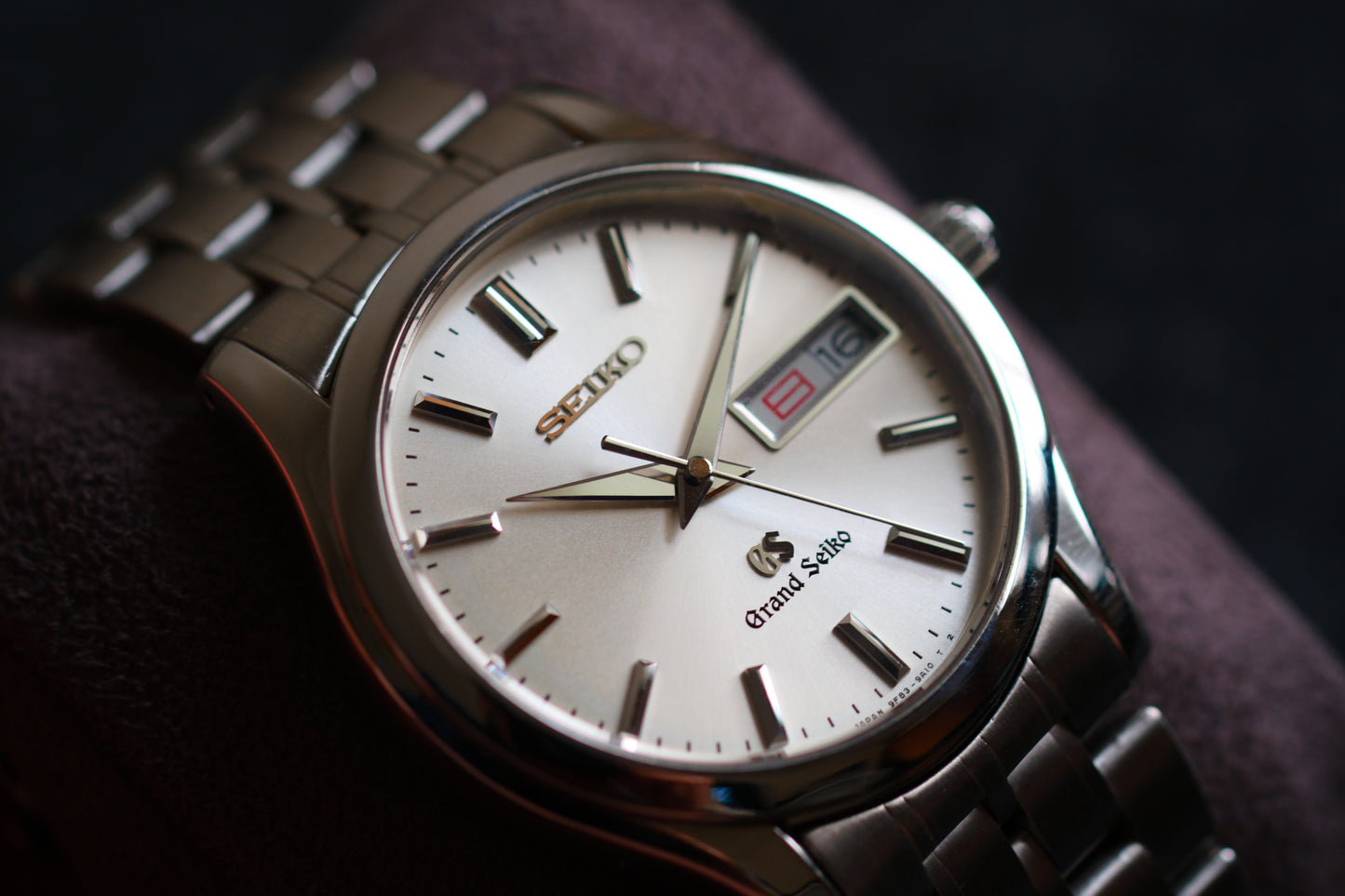 Grand Seiko SBGT005 9F83-9A30 Day Date Excellent Condition Vintage Watch Champange Dial Travel Box