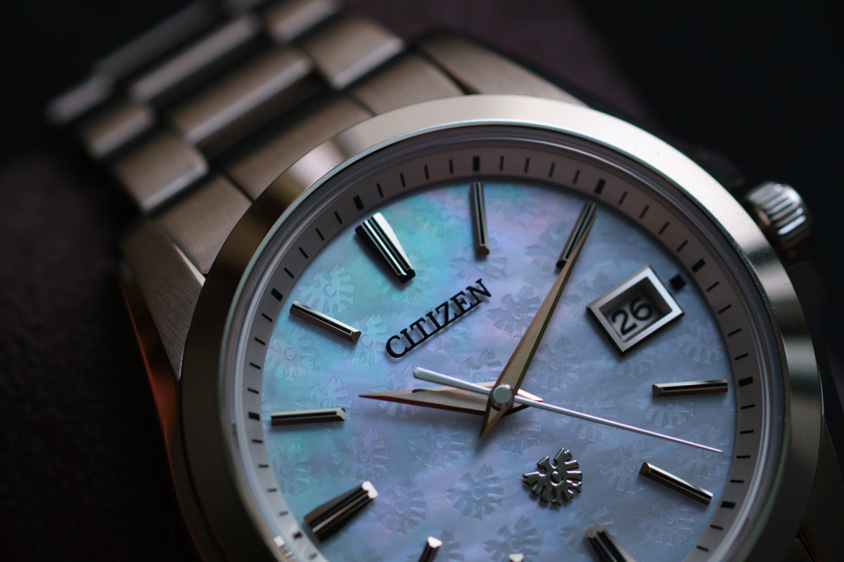 The Citizen AQ4060-50W Eco Drive A060-T026443 Limited Edition 300 MOP Eagle Texture Very Rare Full Box Paper Excelent Condition