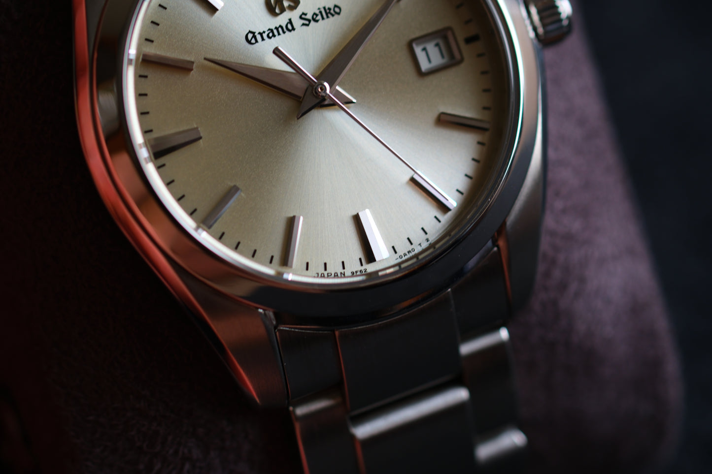 Grand Seiko SBGX263 9F62 Heritage 37mm Champange Dial Full Box Limited Card Excellent Condition