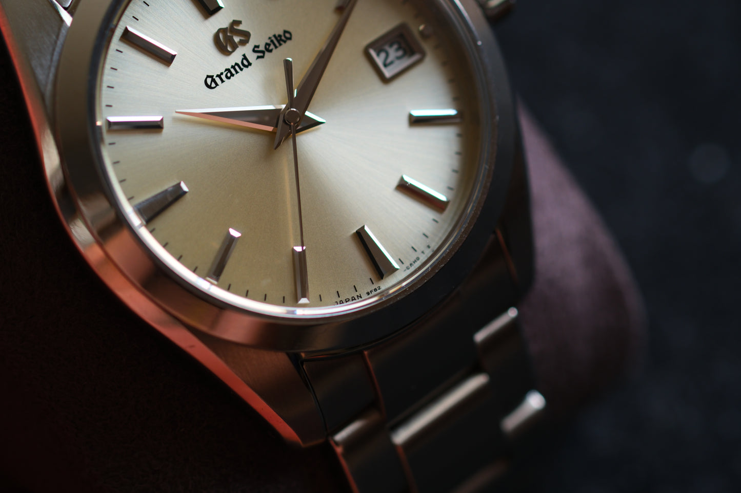 Grand Seiko SBGV221 9F82 40mm Champange Dial Full Box Paper Hang Tag Full Serviced Paper