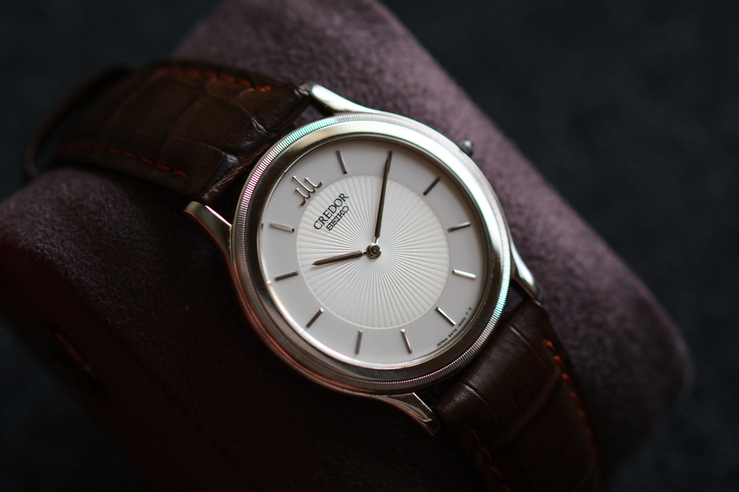 Credor 5A74-2010 JDM Ultra-Slim Dress Watch White Two tone Dial Vintage Style 18KWG Bezel Good Condition