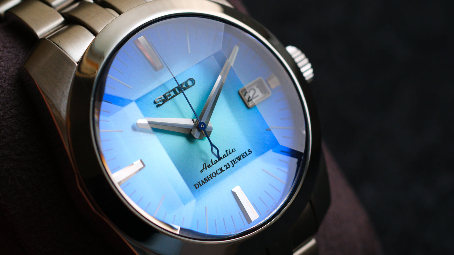 SARB001 6R15-00D0 Rare with Sunburst Blue Dial Sapphire Glass Cut Good Condition