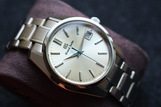 Grand Seiko SBGV205 9F82-0AA0 44GS Heritage Collection Blue Hands Champange Dial Great Condition