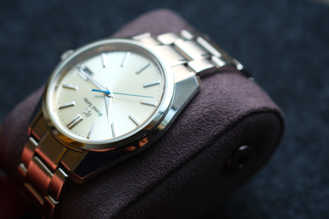 Grand Seiko SBGV205 9F82-0AA0 44GS Heritage Collection Blue Hands Champange Dial Great Condition