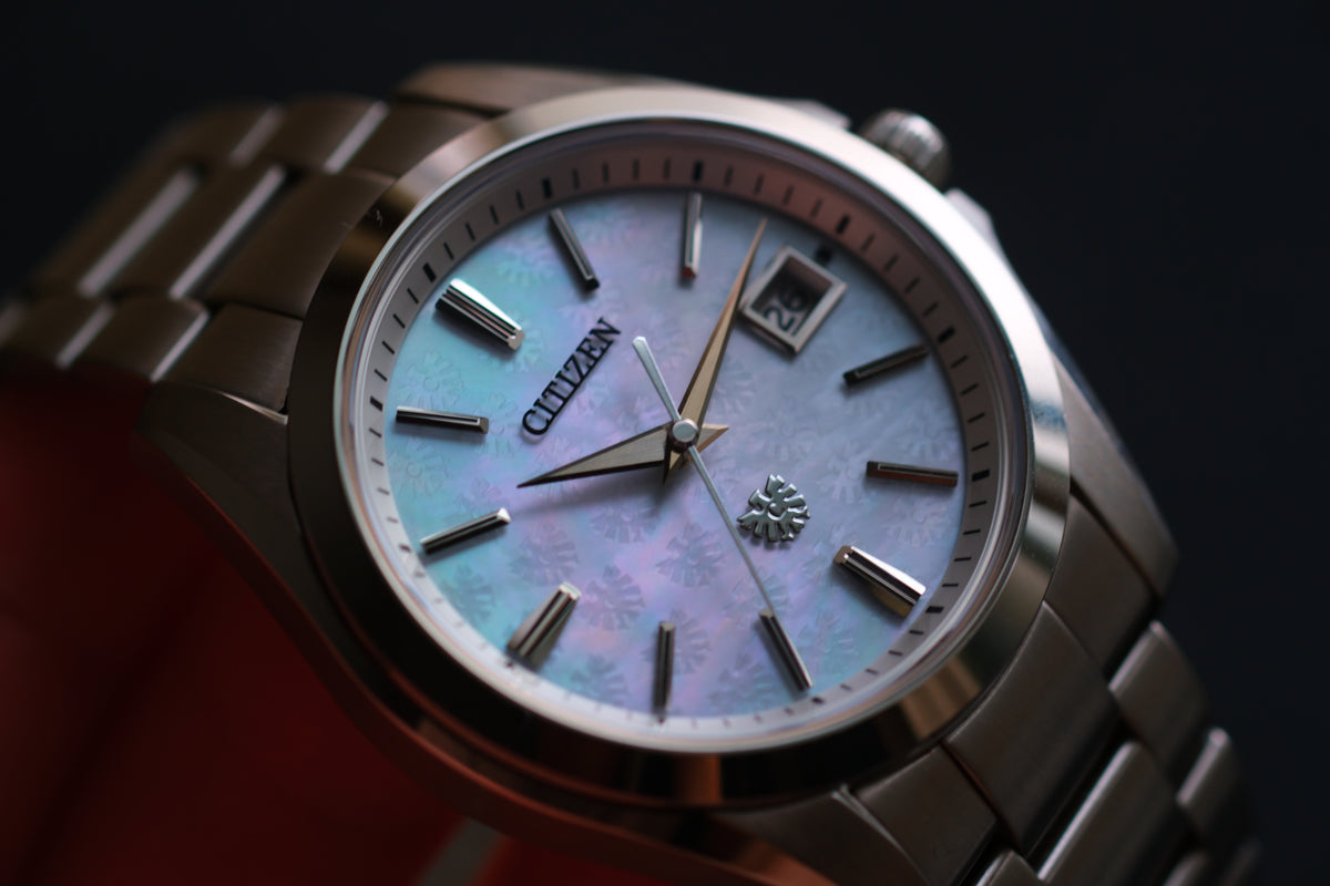 The Citizen AQ4060-50W Eco Drive A060-T026443 Limited Edition 300 MOP Eagle Texture Very Rare Full Box Paper Excelent Condition